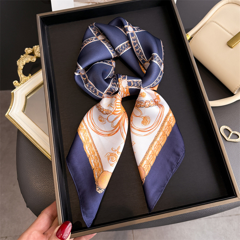 Blue Classic Chain Print Squar - огляд і ціна Scarf Silk Square