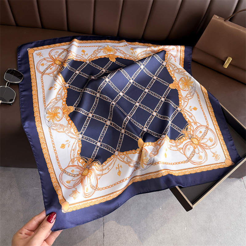 Blue Classic Chain Print Squar - огляд і ціна Scarf Silk Square