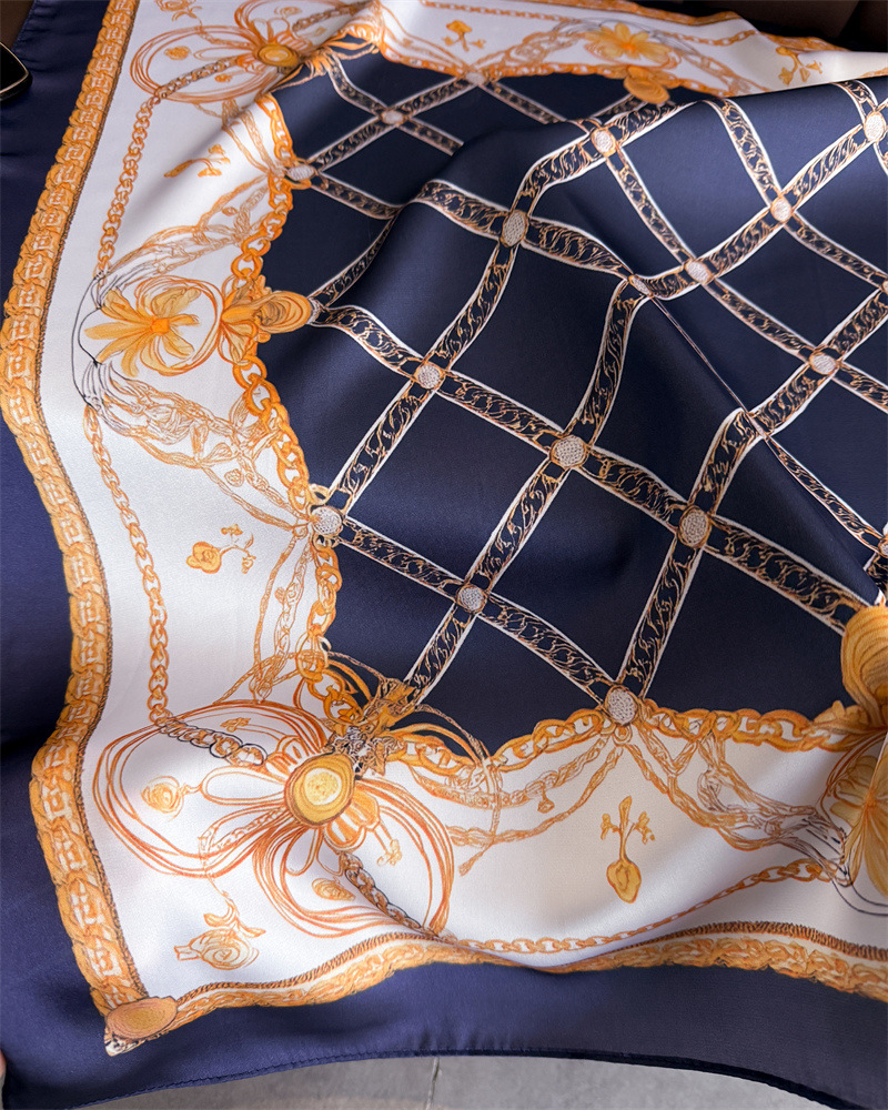 Blue Classic Chain Print Squar - огляд і ціна Scarf Silk Square